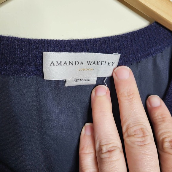 Amanda Wakeley Satin Paneled Cashmere and Wool Blend Sweater Navy - Picture 9 of 11